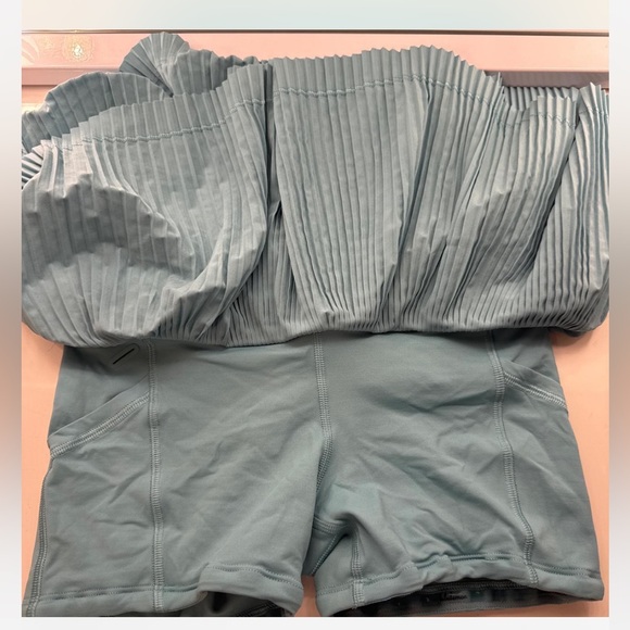 Lululemon varsity pleated skirt - Picture 3 of 3